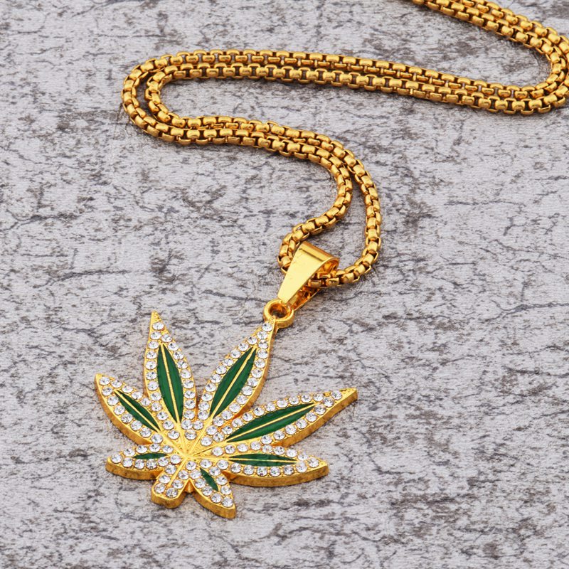 Rhinestone Weed Pendant Neckla - Dry Herb Vaping Accessories recension och pris